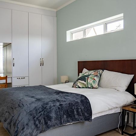 3 On Tessa Guesthouse Йоханесбург Екстериор снимка