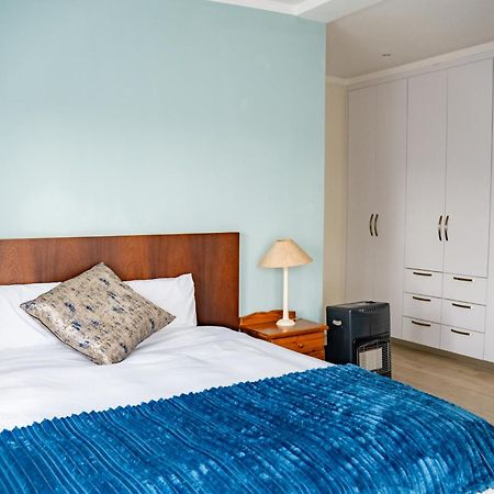3 On Tessa Guesthouse Йоханесбург Екстериор снимка